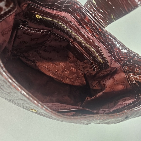 Michael Kors burgundy embossed patent leather shoulder bag - Picture 3 of 13